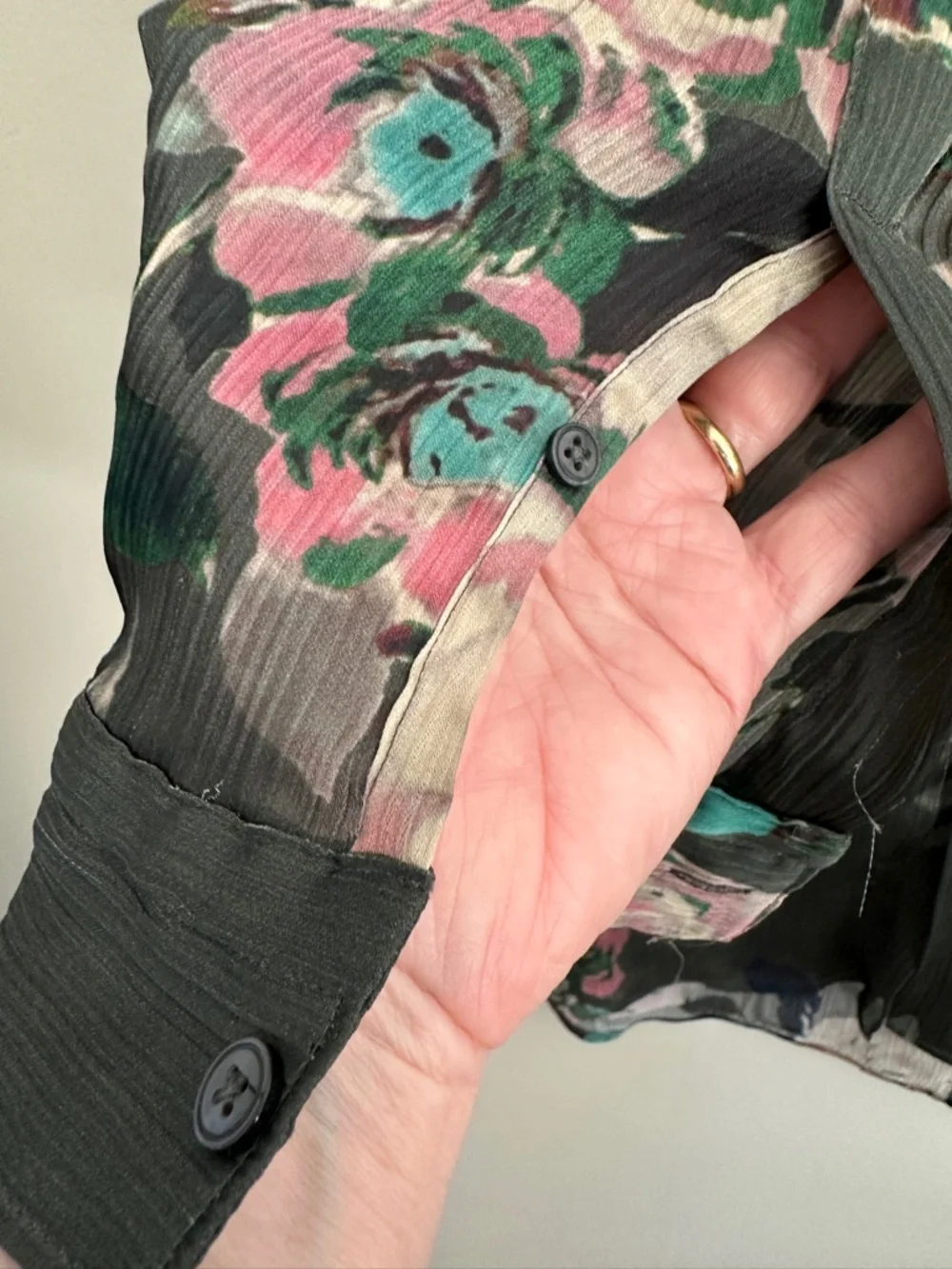 Zara Green Floral Relaxed-Fit Blouse with Pink Accents - Picture 2 of 7